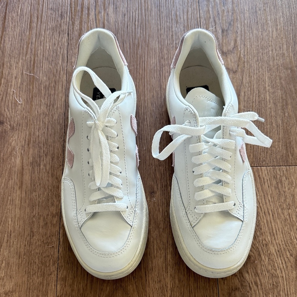 VEJA V-12 sneakers light pink size 7
